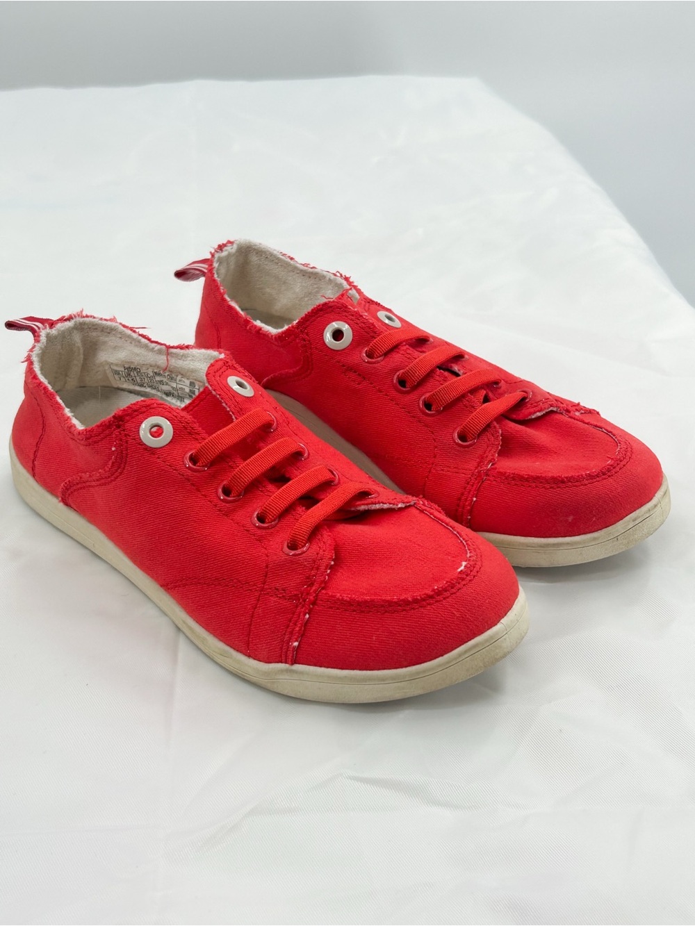 Vionic Beach Pismo Sneakers in Poppy Red Womens 7